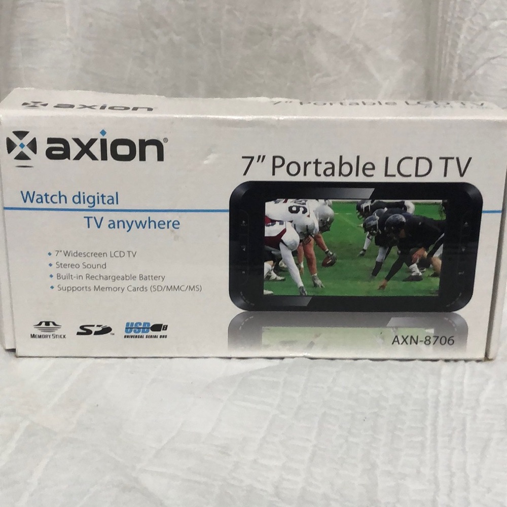 Axion 7" Portable LCD TV